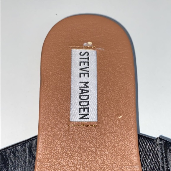 STEVE MADDEN BLACK DUAL FLAT SANDAL - Picture 6 of 7